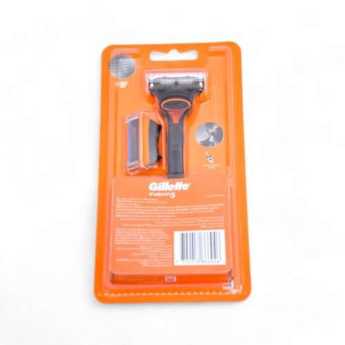 Gillette Fusion 5 Razor, Smooth Long-Lasting Shave